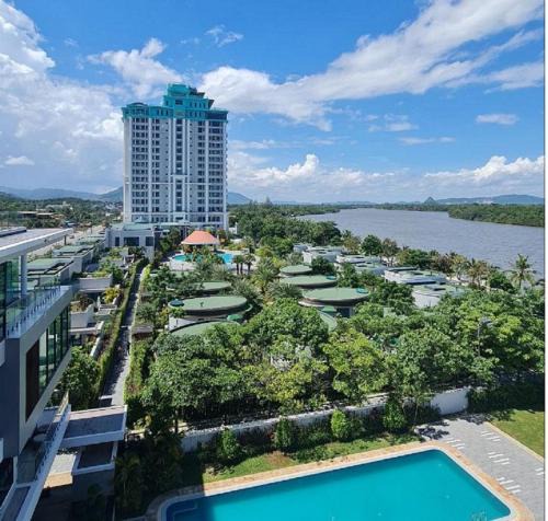 Kampot Resort | Castle Bayview Resort & Spa