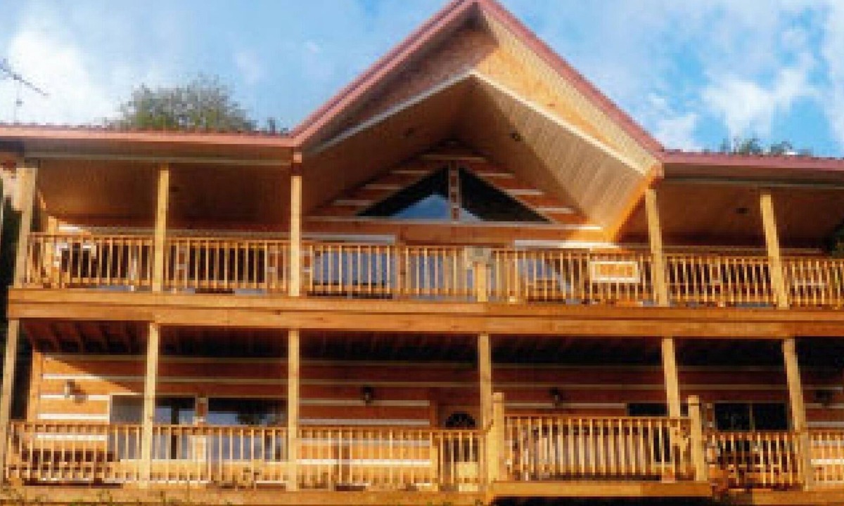 Magnet Cabin | ‘’Castle Colucci’Magnet Indiana,a slice of Heaven where the world stands still.