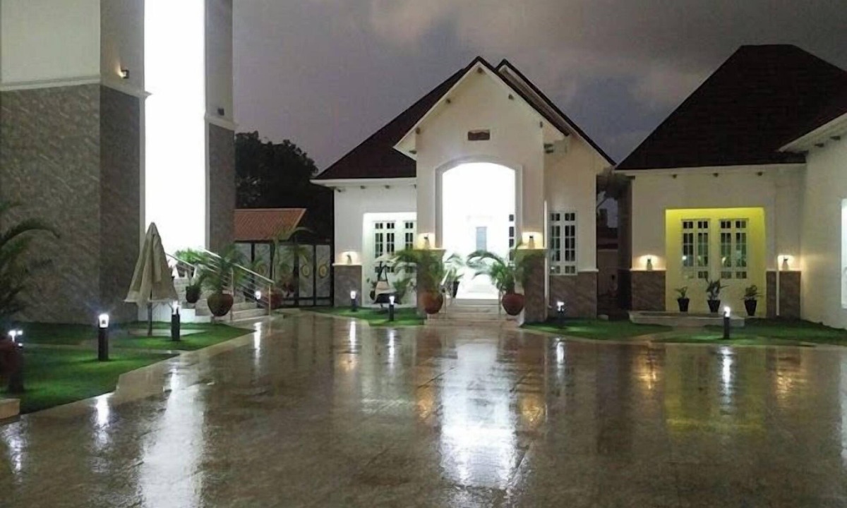 Kaduna Hotel | Castle De White House Hotel