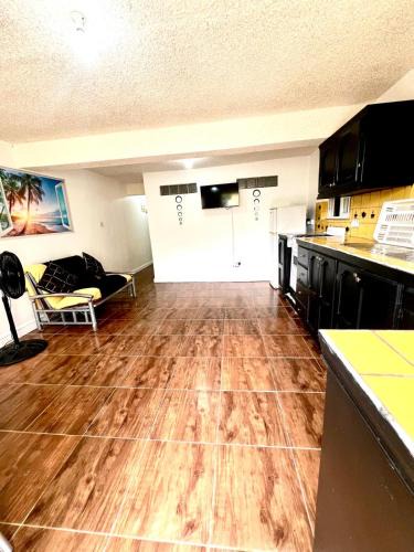 Castle Comfort Apartment | Castle of comfort middle floor side apartment