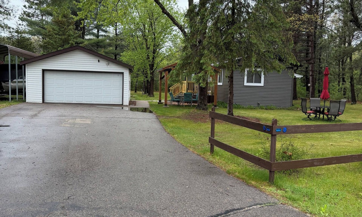 Friendship House | Castle Rock, Dells Area Cozy 2 Bed 6 Per, Getaway! Minutes From Water & ATV Fun!