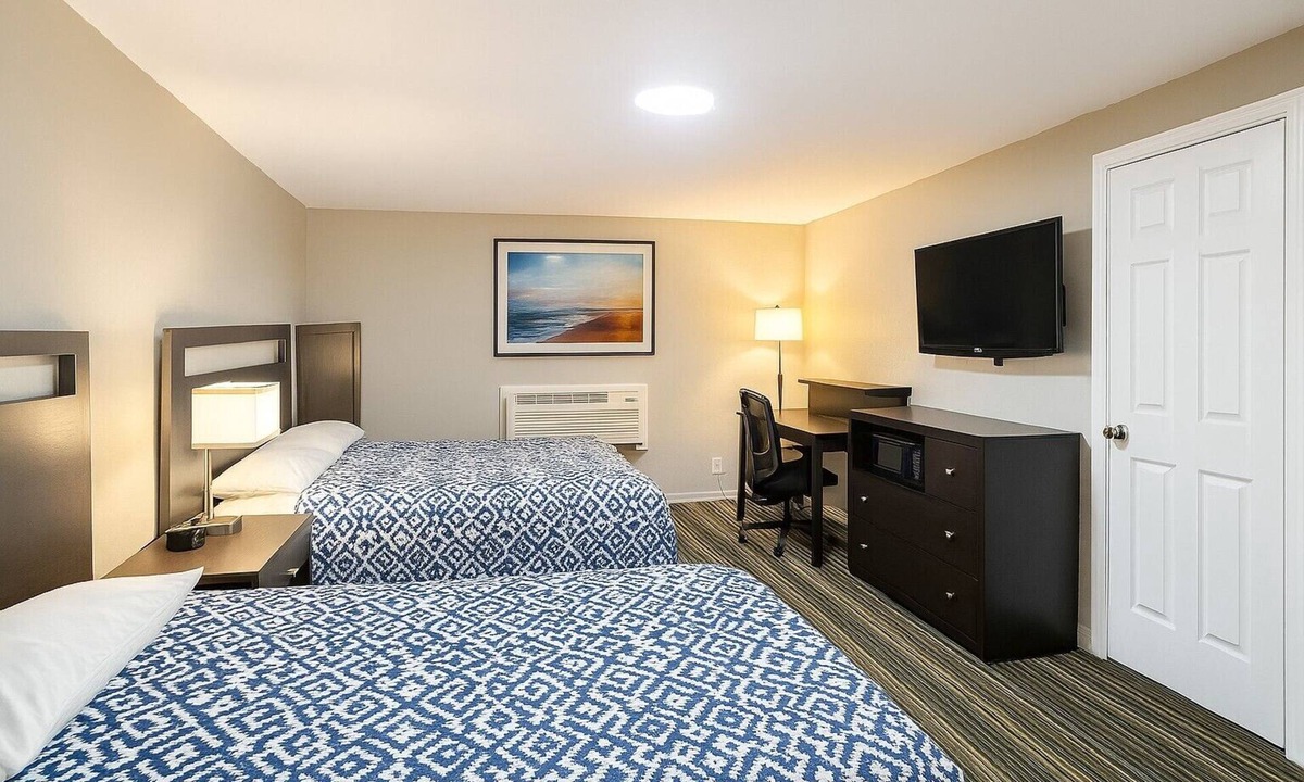 Wayne Hotel | Catalina Airport Motel