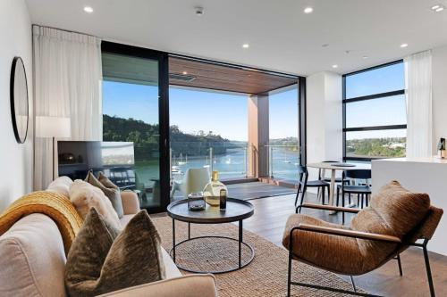 Hobsonville Apartment | Catalina Bay Waterfront Retreat - Views - Carpark