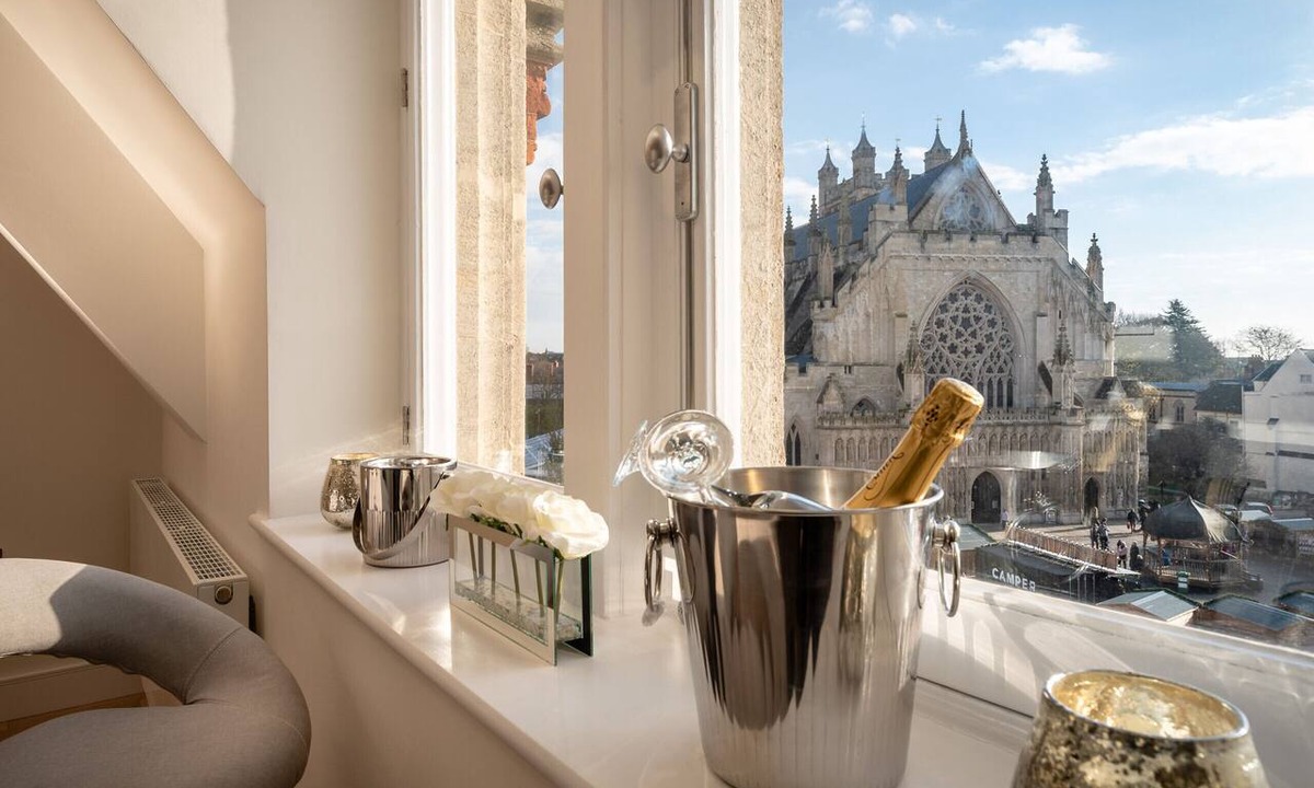 Exeter Apartment | Cathedral View - Luxury Exeter City Apartment with Cathedral Views