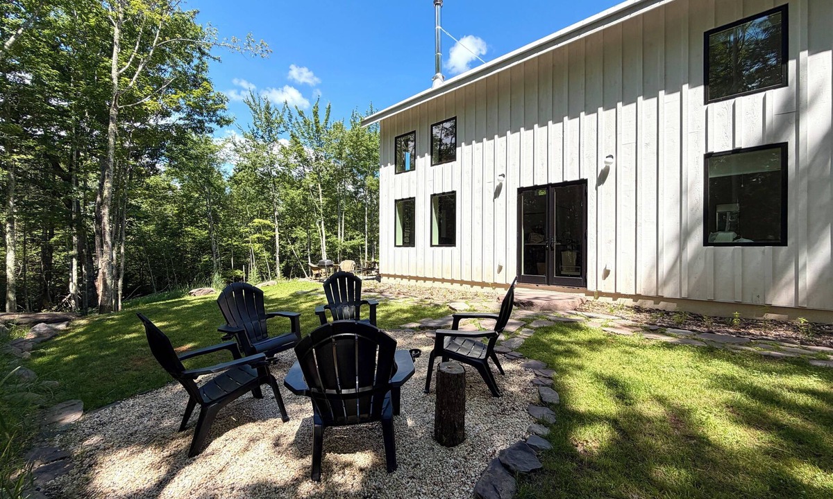 Hunter Cabin | Catskills Design Cabin - Outdoor Fire Pit, Grill, and Views