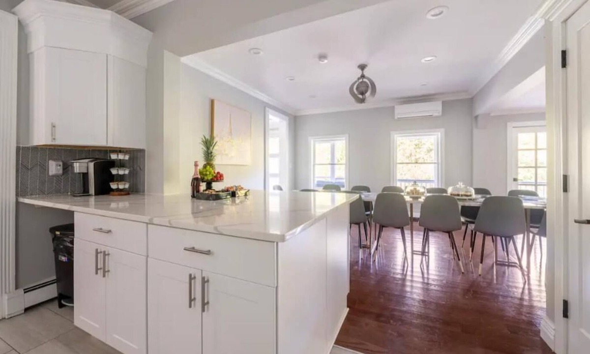 Mountain Dale House | Catskills Villa: Best for Gatherings Sleeps 30+