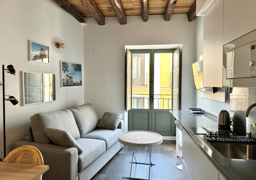 Barrio de La Latina Apartment | CavaBajaSuites 2