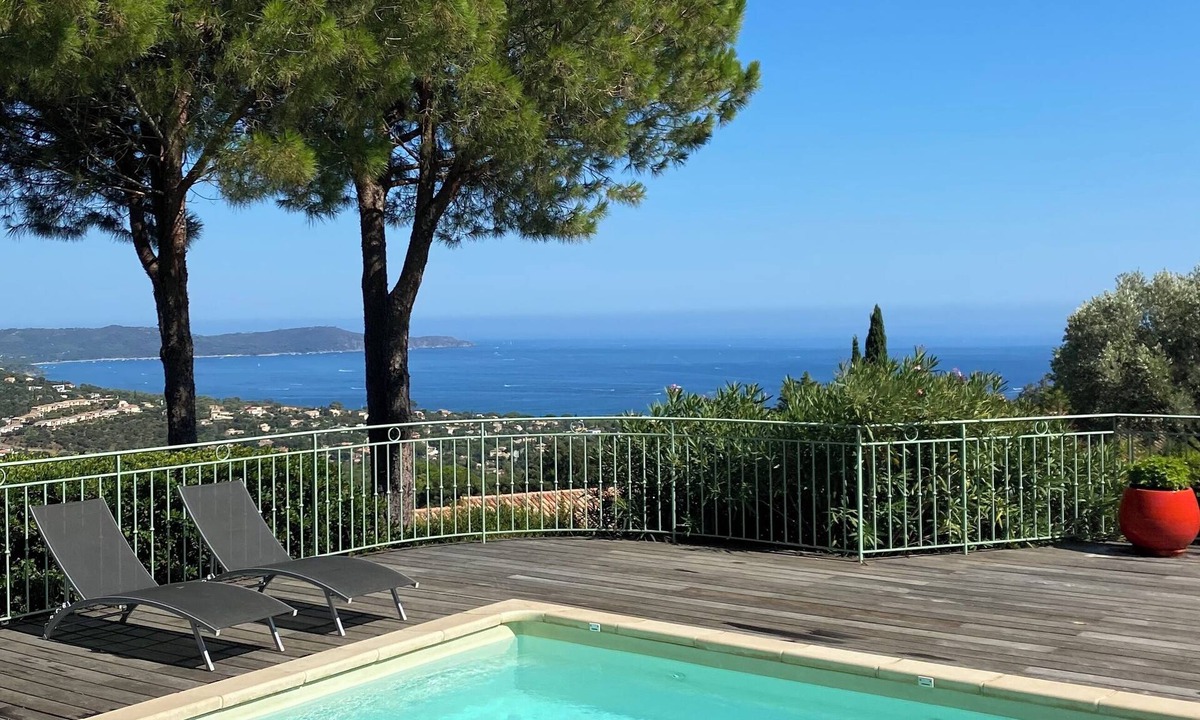 Cavalaire-sur-Mer Villa | Cavalaire Self-contained apartment in villa for 6/8 people (10/12p on request)