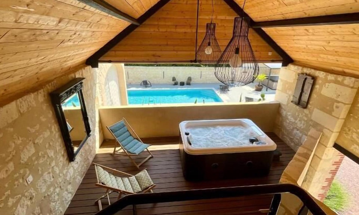 Restigne Hotel | Cave Auger La Maison d'Hotes