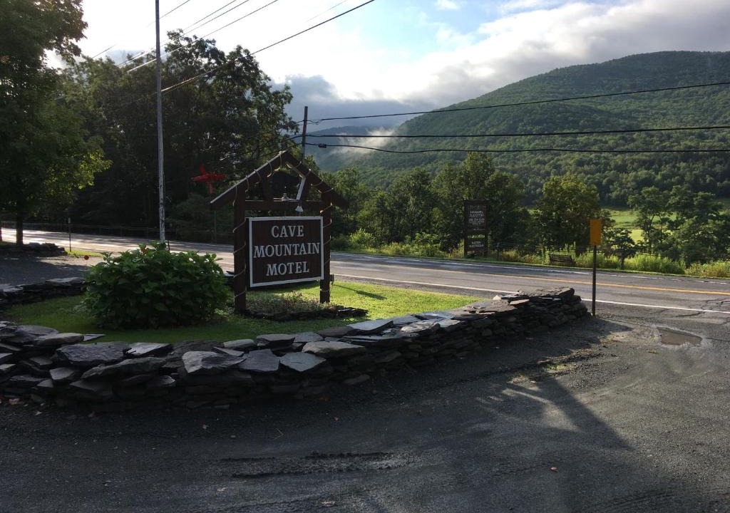 Windham Hotel | Cave Mountain Motel