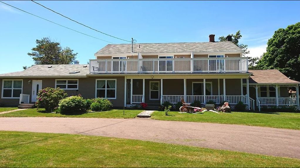 Green Gables House | Cavendish Breeze Inn - Room #6