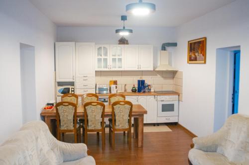 Mosna House | Cazare La Cetate