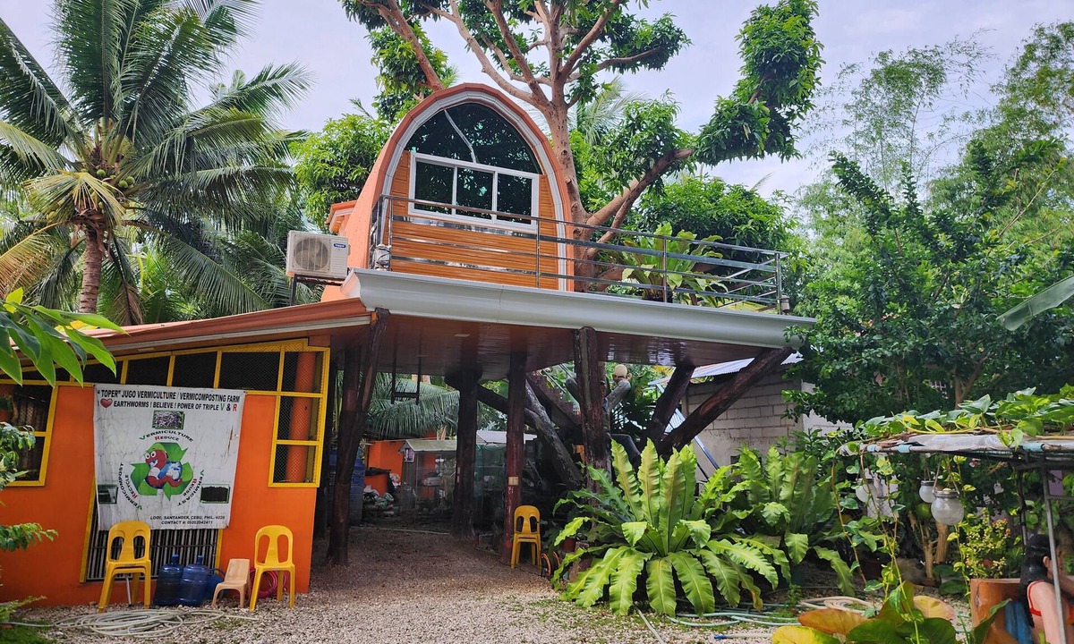 Santander House | Cebu Treehouse : Modern Nature Retreat