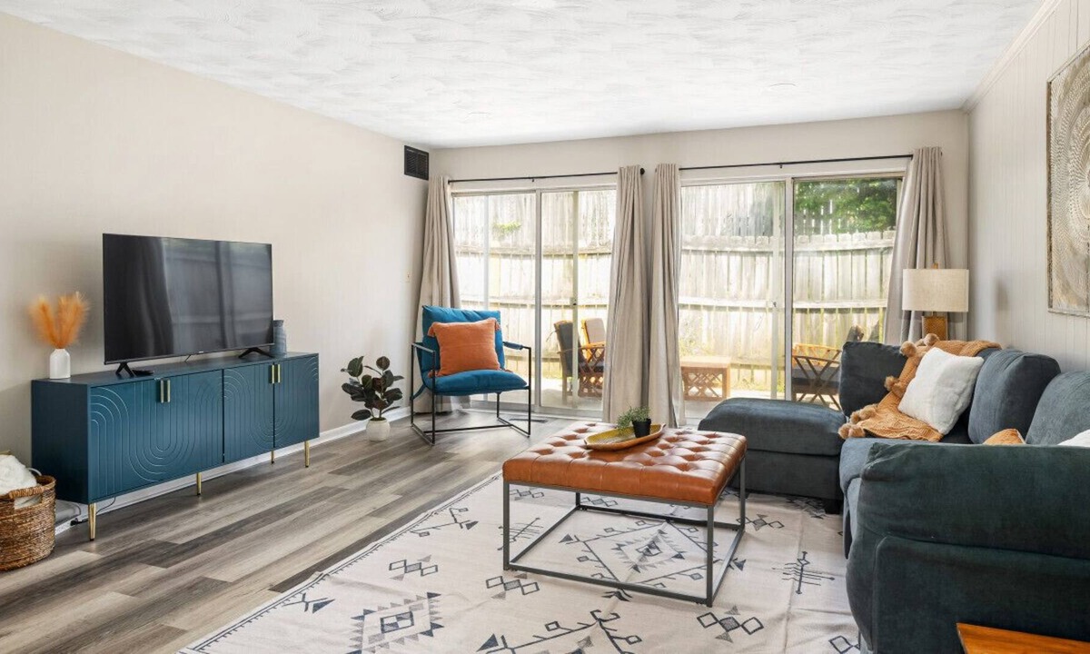 Heath Apartment | Cedar and Oak - 2 BR, One Story Apartment, King Beds, Private Patio