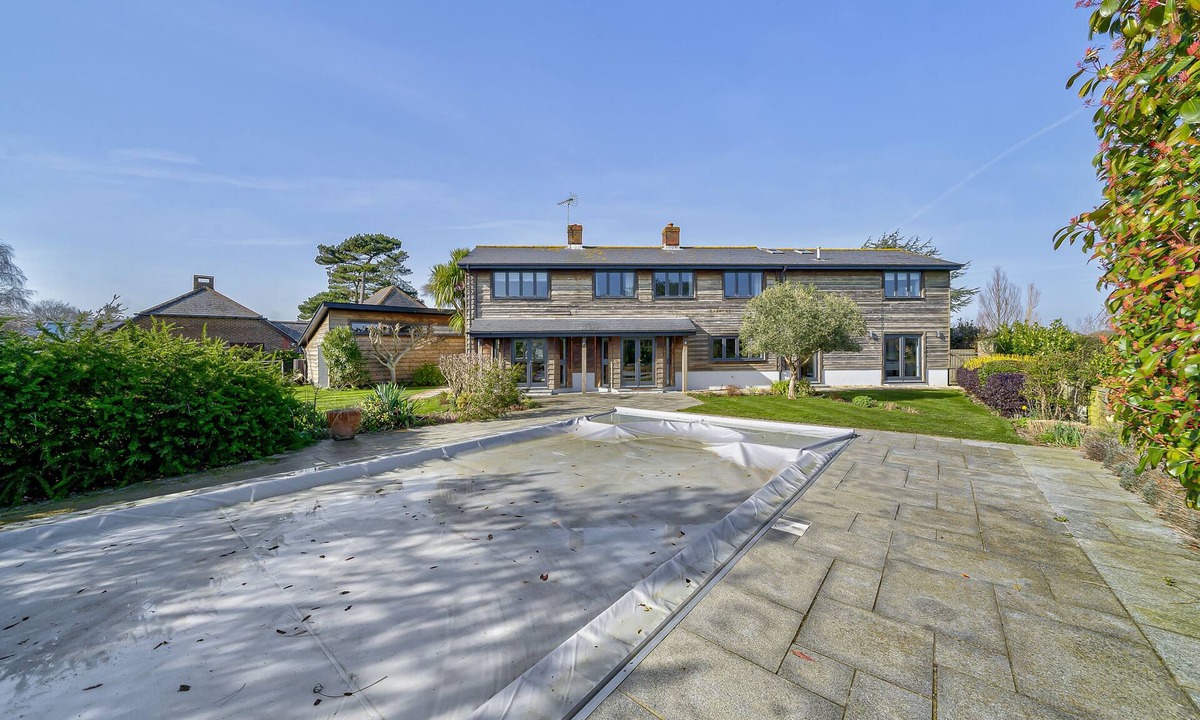 Earnley House | Cedar Barn - Earnley