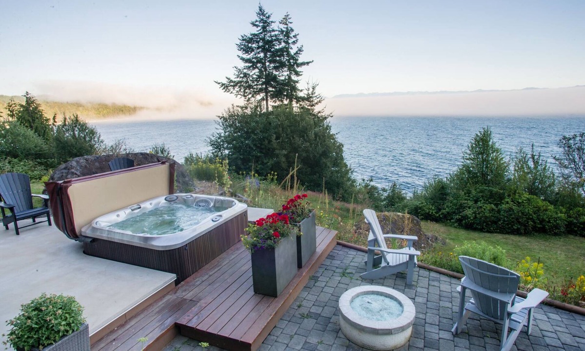 Juan de Fuca Electoral Area Condo | Cedar Coast Oceanfront, Victoria, hottub, ocean deck, 180 degree views, 3 bed.