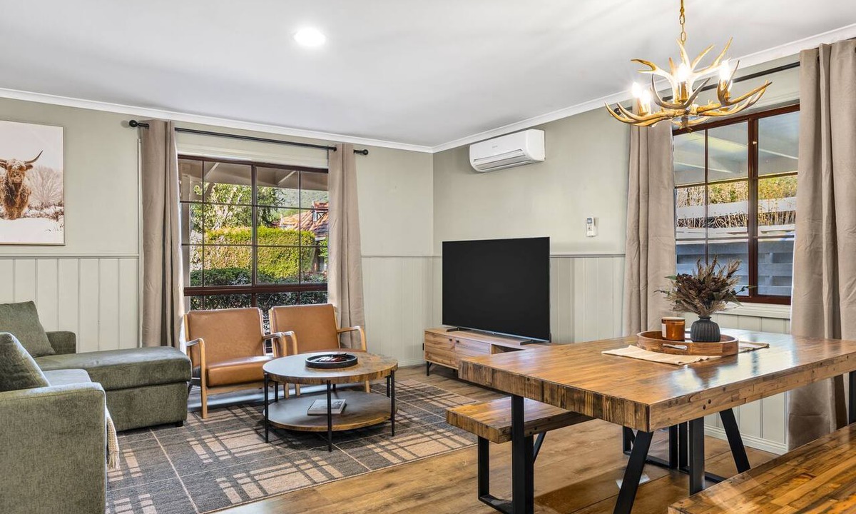 Bright House | Cedar Cottage - Unit 10 Tudor Village