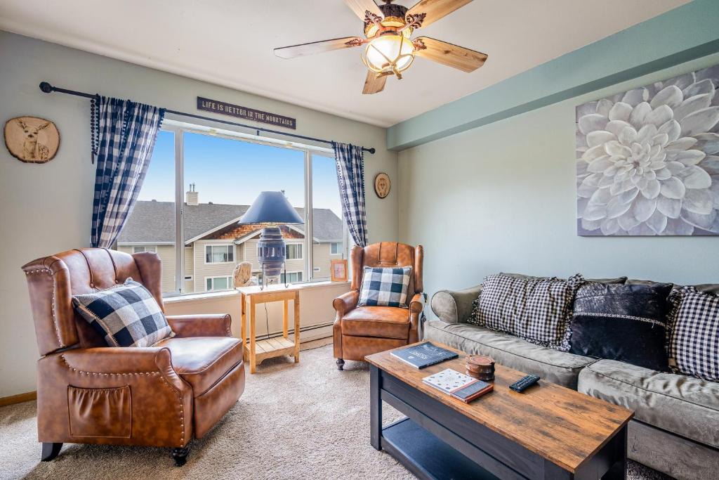Big Sky Apartment | Cedar Creek 30