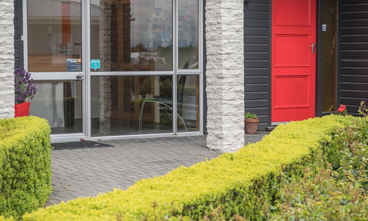 Timaru Hotel | Cedar Lodge Motel