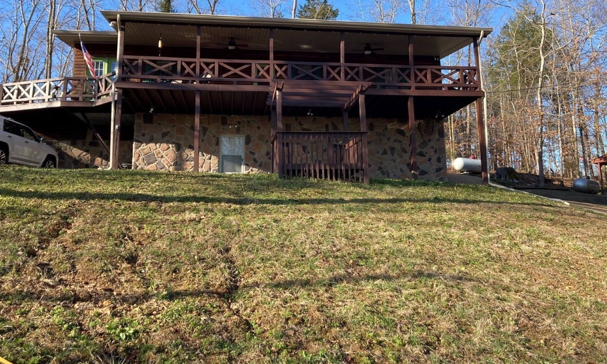 Sugar Tree Cabin | Cedar Retreat Cabin at Sugar Tree on the Tennessee River