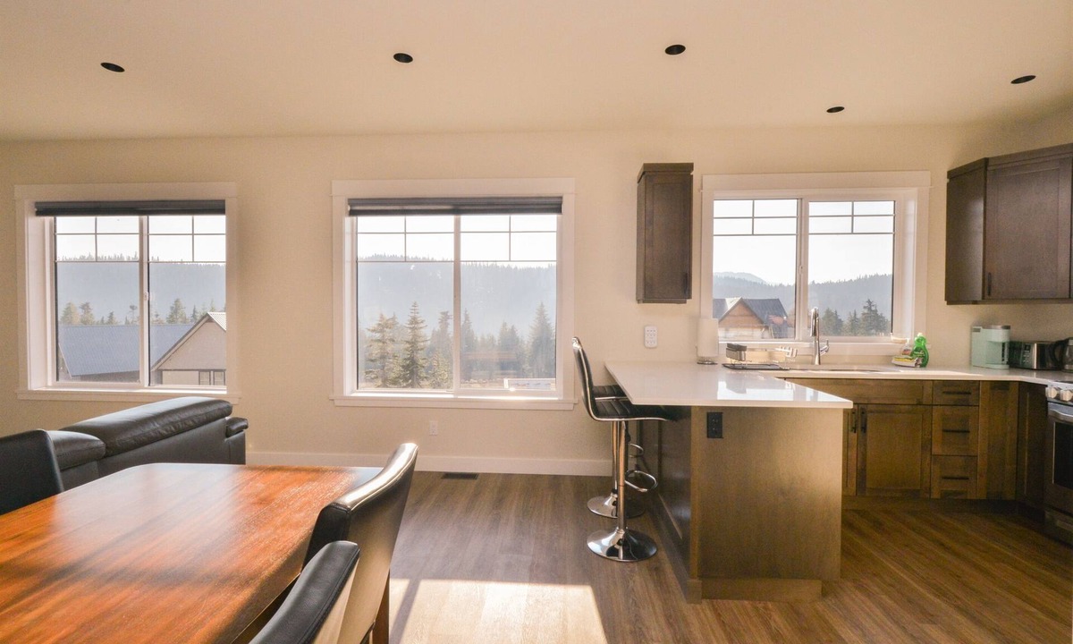 Courtenay House | Cedar Ridge: 2BR w/Views Ping Pong & Lvl2 EV Chrgr