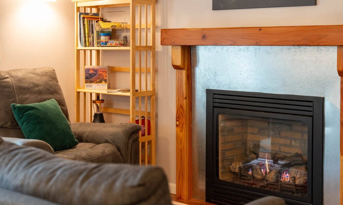 Sappho House | ‘Cedar’ Riverfront Cabin near Olympic National Park