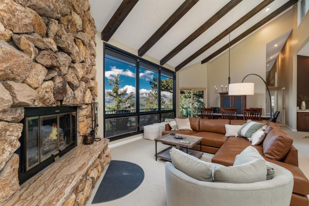 Windcliff Estates House | Cedar Upper Vacation Home at Windcliff