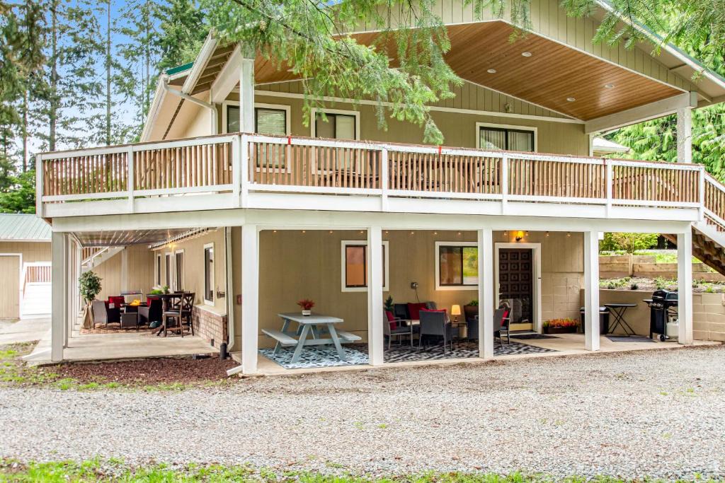 Stanwood Apartment | Cedars Hideaway