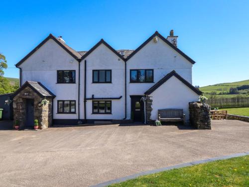 Cwmtirmynach House | Cefn Nannau
