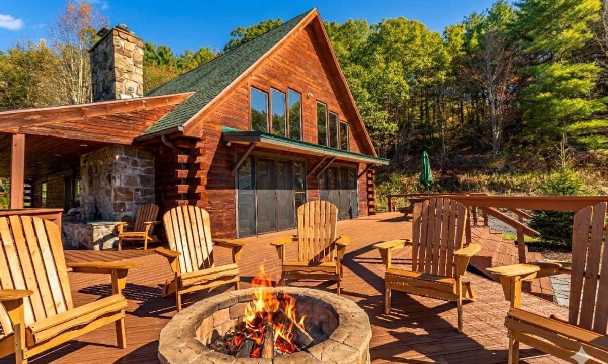 Schoharie House | Celestial Cabin: Mountain Views | Wraparound Deck