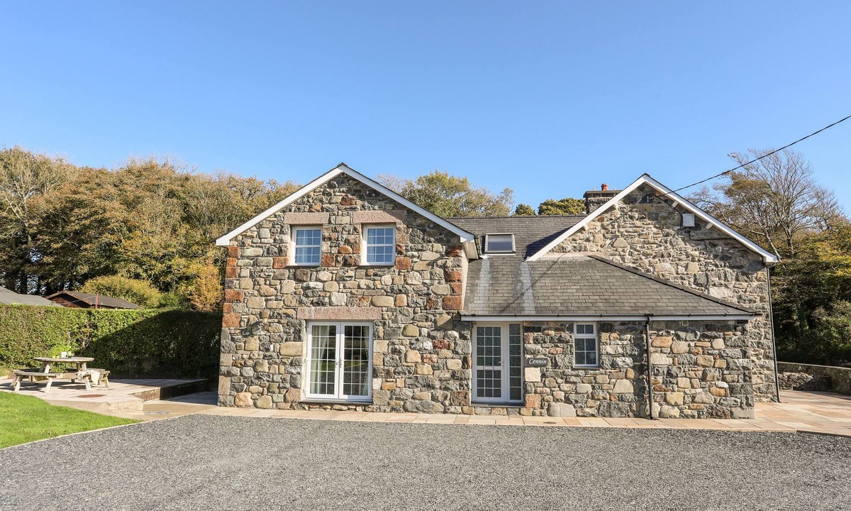 Llanystumdwy Cottage | CENNIN, family friendly, with a garden in Criccieth