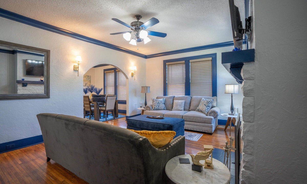 Memphis House | Center City