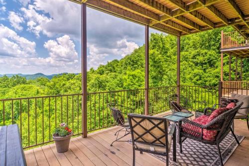 Silver Point House | Center Hill Lake Rental: Steps to Hurricane Marina