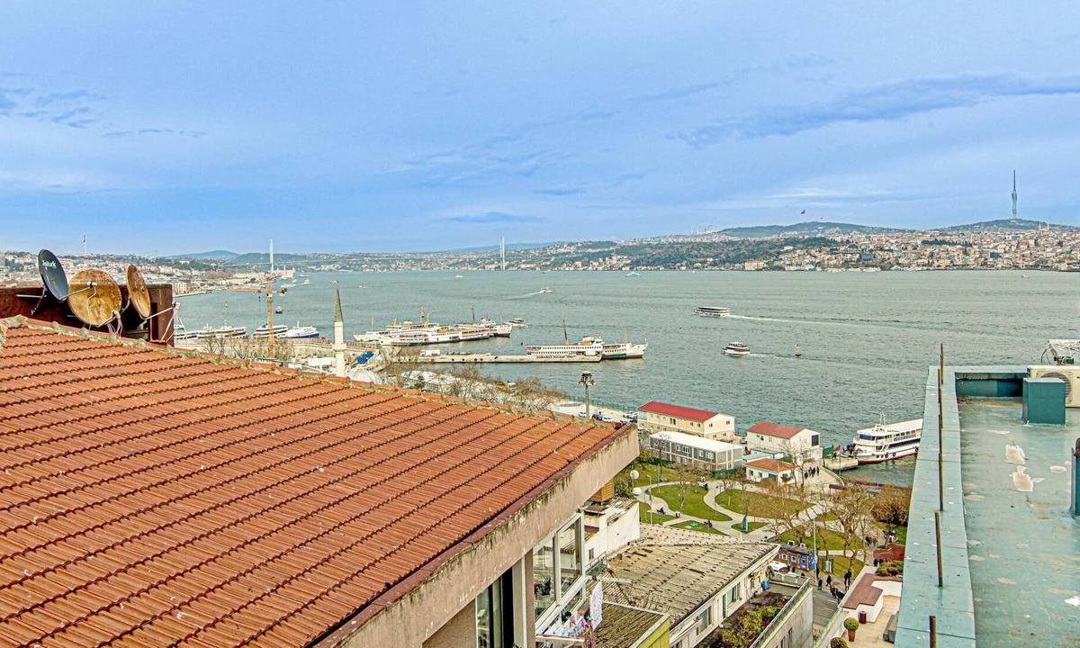 Kabatas Apartment | Central 2+1 Flat with Bosphorus View in Beyoglu