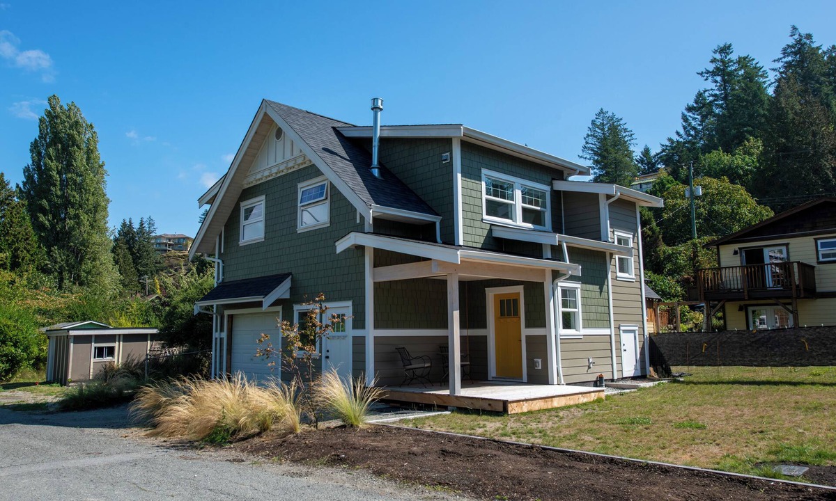 Gibsons Cottage | Central 2 Bed New Construction Laneway House in Gibsons