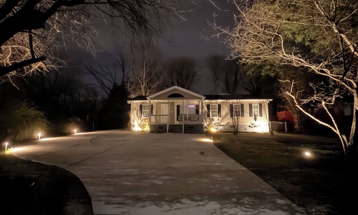 New Irving Park House | Central 2br/2bath full cozy house in safe neighborhood & plenty parking