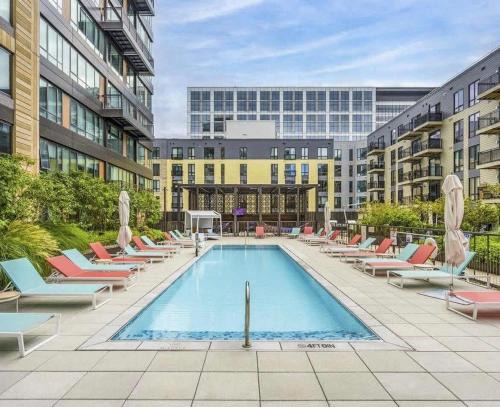 Assembly Square Apartment | Central 2BR Apt w Pool & Gym sleep 7