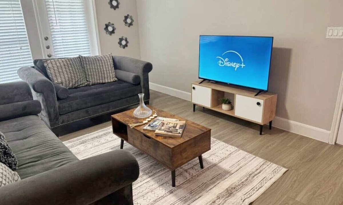 Astrodome Apartment | Central 3bed 2bath, 5 min Walk to NRG, near MDC