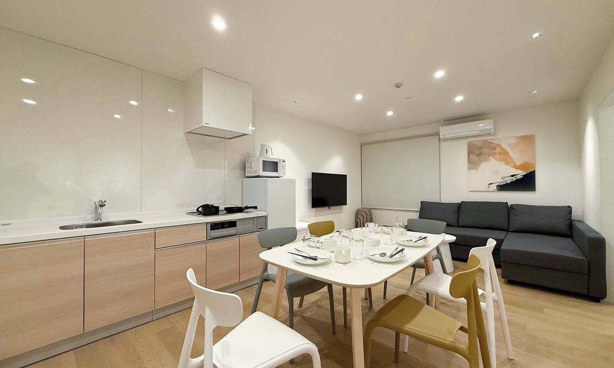 Hiroshima City Centre Apartment | Central 3BR Apt Close to Shopping & Dining