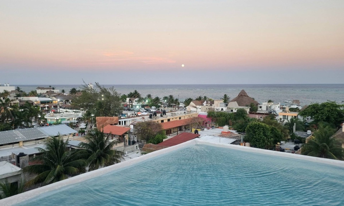 Puerto Morelos Condo | Central 4-bedroom, 3 bath Condo with WiFi, AC in fantastic Puerto Morelos