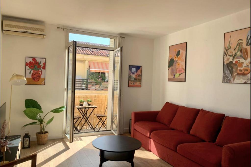 La Castellane Apartment | Central and blight flat with balconies