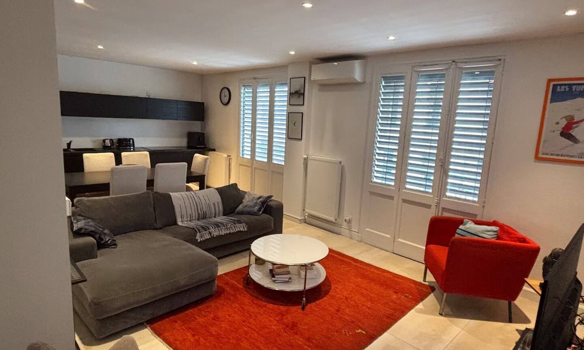 Yves Farge - Le Fleuve Apartment | Central and modern 100% air-conditioned apartment 5 minutes walk from the Rhone quays