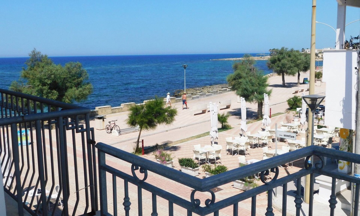 Torre San Giovanni Apartment | Central Apartment by the Ionian Seaside with Balcony, Sea View & Air Conditioning