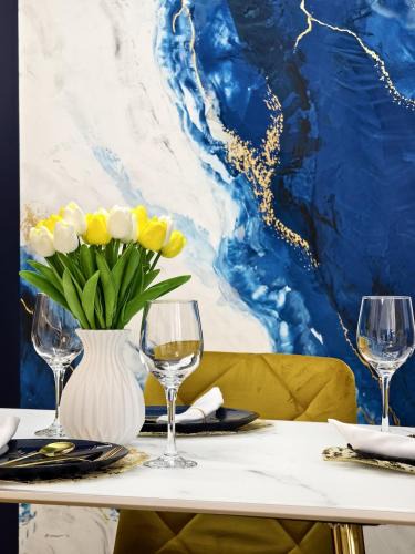 Timisoara Apartment | Central ART Deluxe Apartment - Private Parking