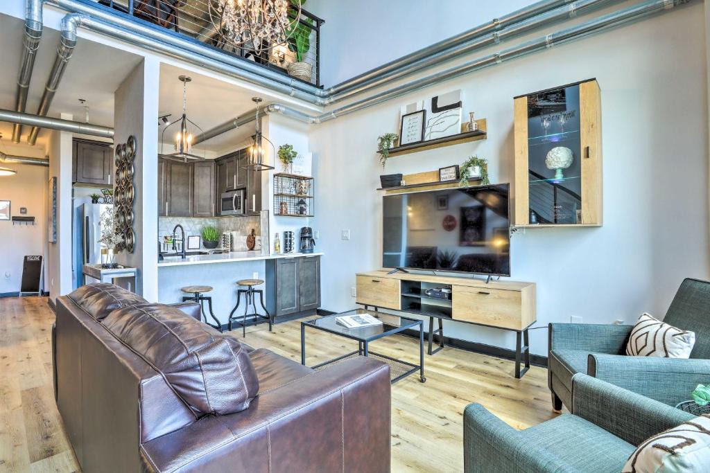 Atlantic Station Area Apartment | Central Atlantic Station Loft Near Mercedes-Benz!