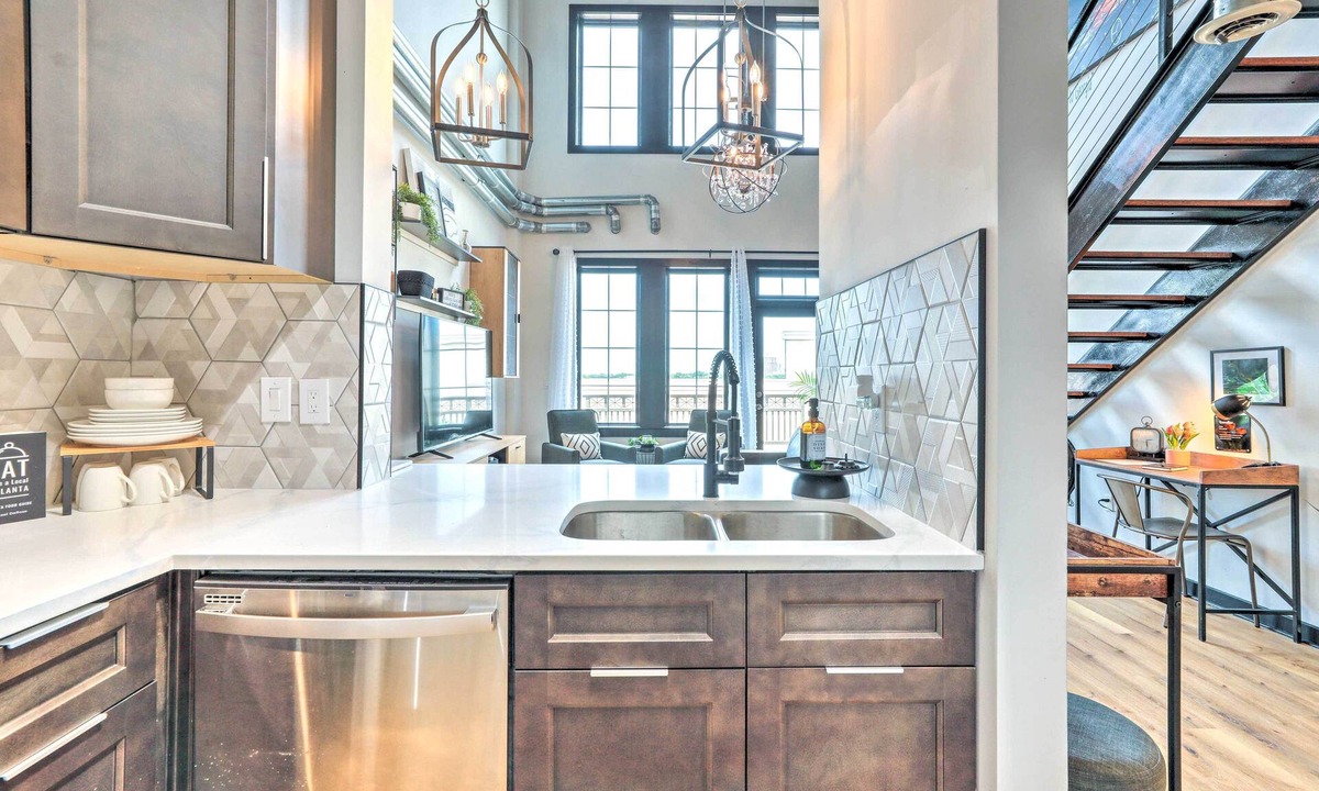 Atlantic Station Area Apartment | Central Atlantic Station Loft Near Mercedes-benz!