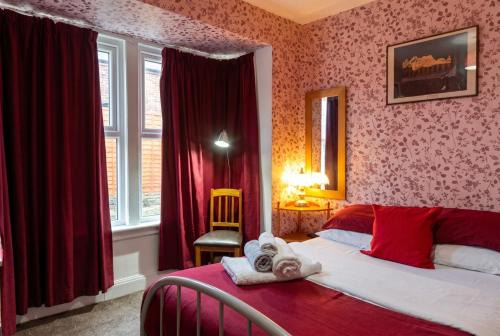 Edgbaston House | Central Birmingham Two Bedroom Home with Free Parking