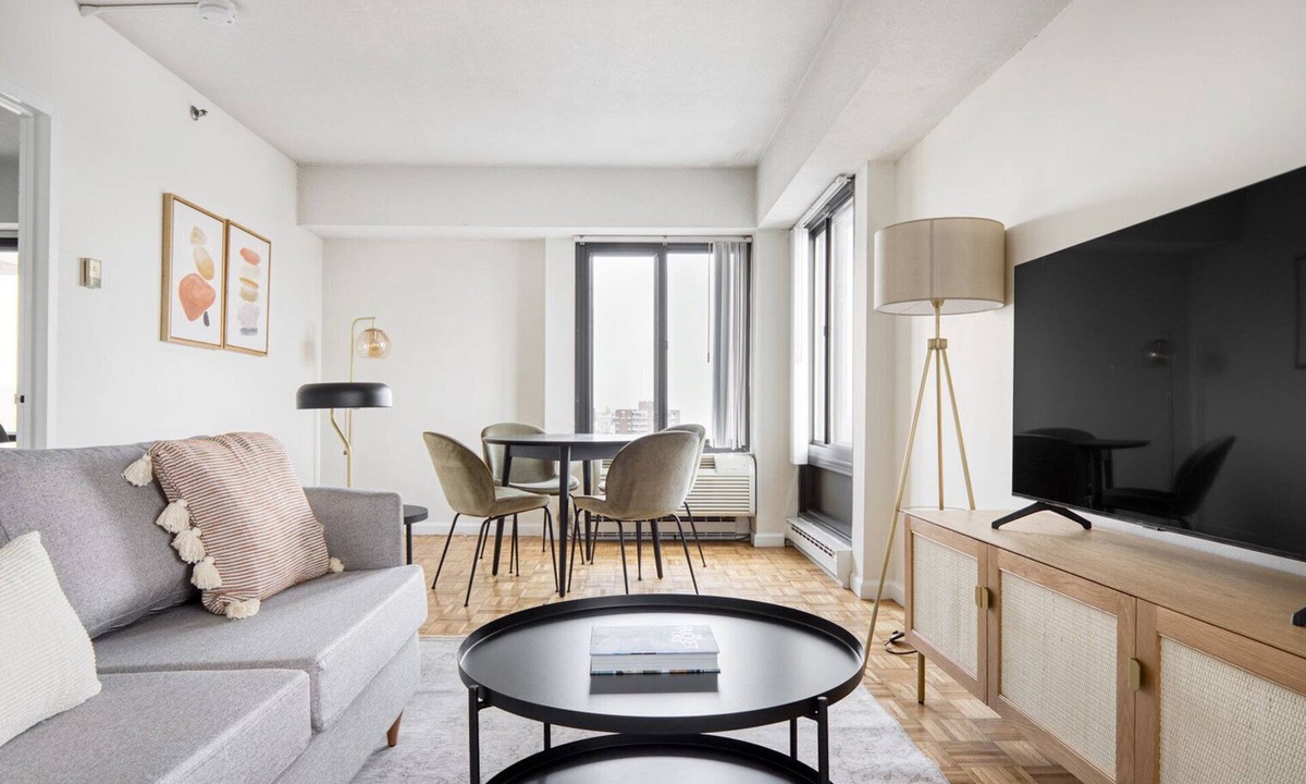 Mid-Cambridge Apartment | Central Cambridge 1BR near restaurants, steps from Train, by Blueground