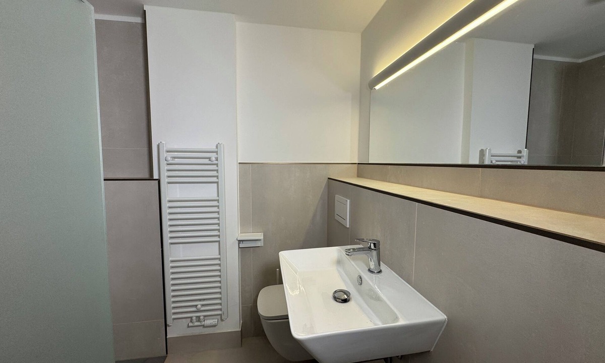 Friedrichstadt House | Central Düsseldorf Apartment: 2 Beds, WiFi, Elevator – Close to Hbf & Fair