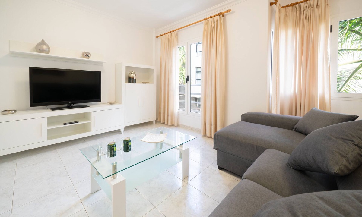 Arrecife Condo | Central floor, spacious and bright. Free WIFI. Beach 5 minutes.
